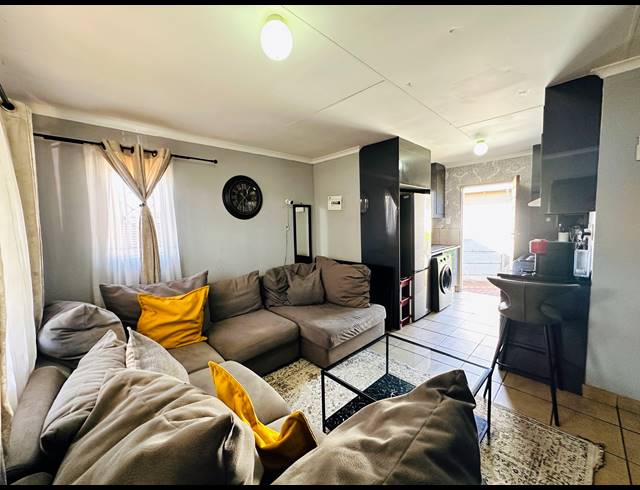 3 BEDROOM HOUSE FOR SALE IN SKY CITY